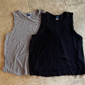 Two Old Navy, Luxe swing tanks